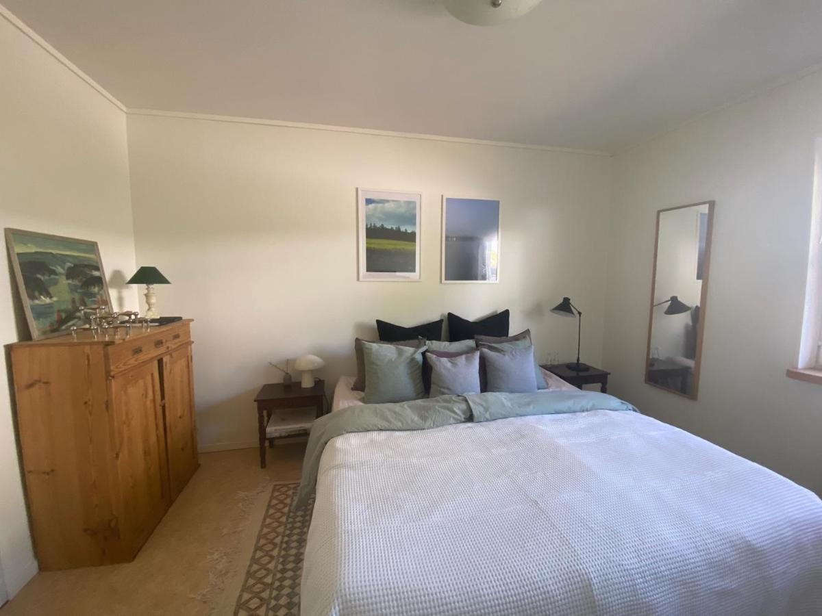 Apartment Right Next To The Golf Course And With The Ocean Just Around The Corner Ljungskile Esterno foto