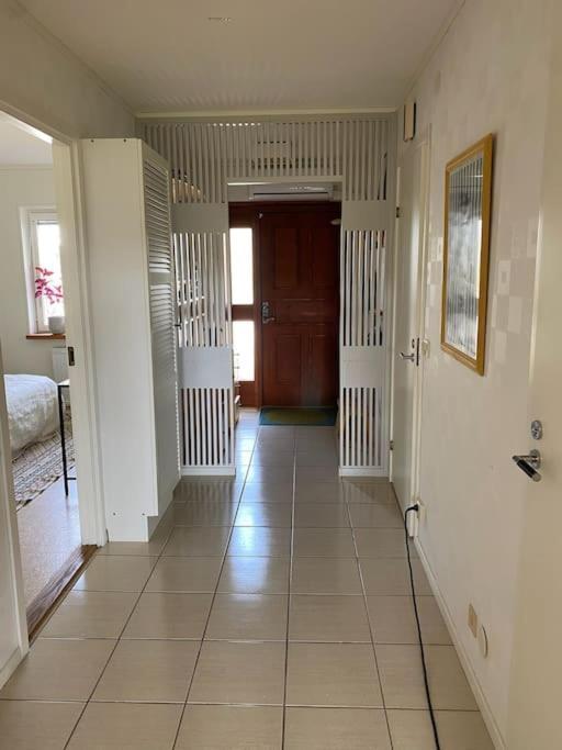 Apartment Right Next To The Golf Course And With The Ocean Just Around The Corner Ljungskile Esterno foto